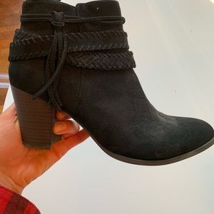 Fergalicious women’s bootie